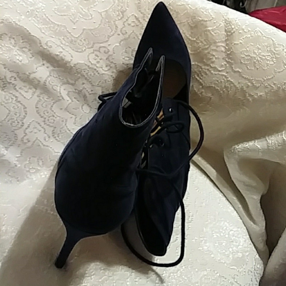 Heels - Picture 4 of 4